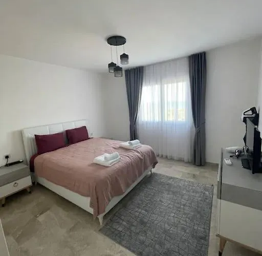 Large Super Lux In Thalassa * Vokolidha